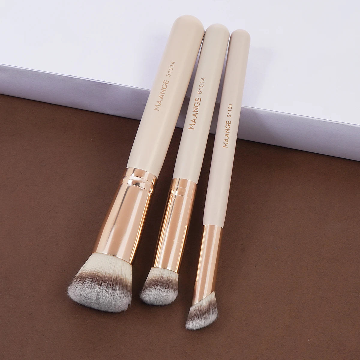 Luxura Pro 3Pcs Makeup Brushes + 2Pcs Triangle Powder Puff Set